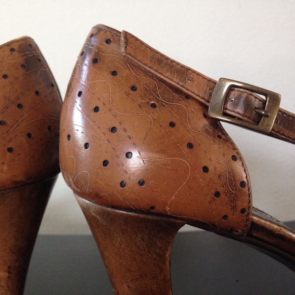 Vintage Italian Leather Via Spiga T-Strap Heels - Picture 6 of 7